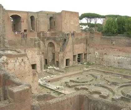 Peristilio e strutture murarie della Casa di Augusto