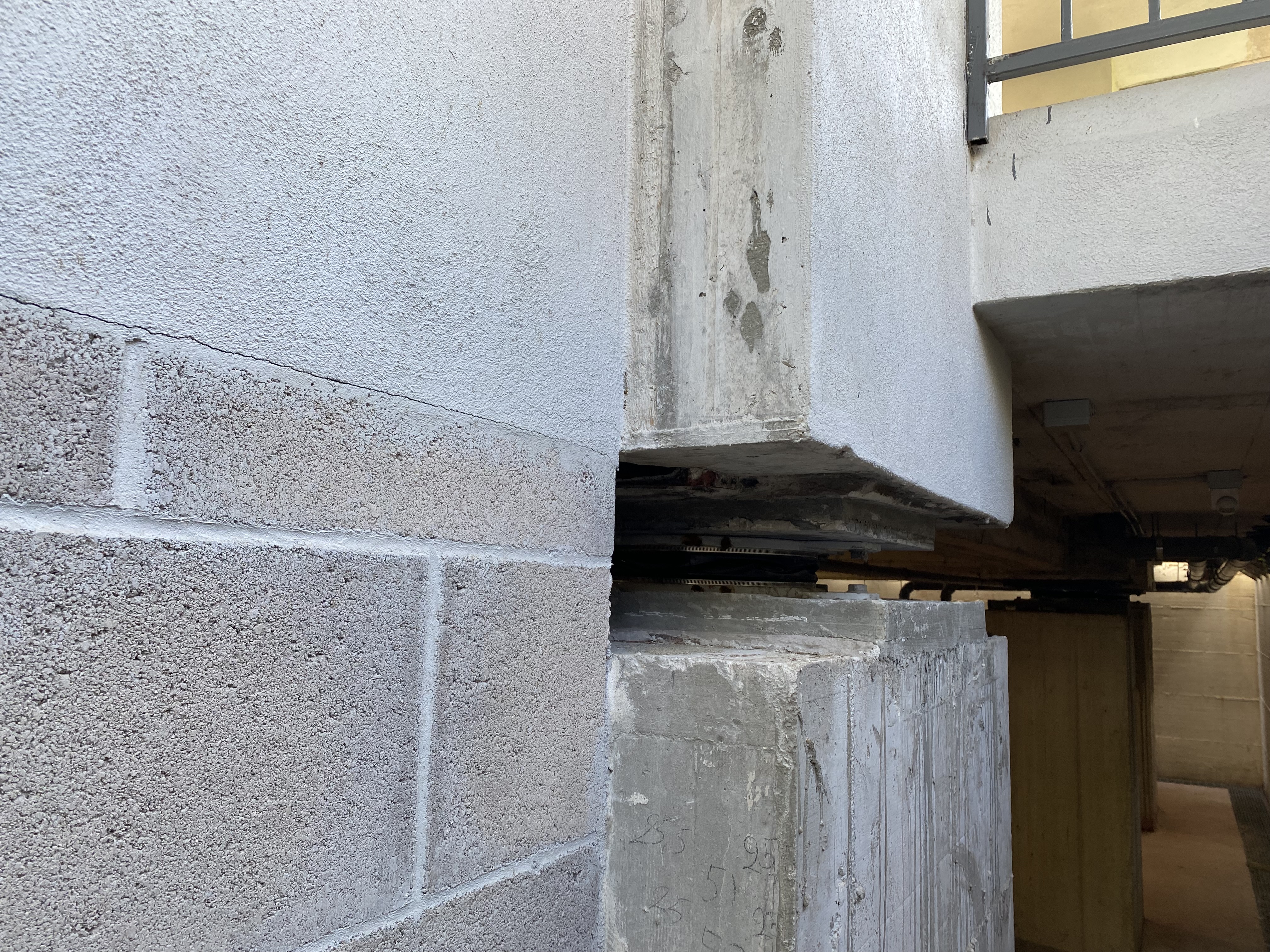 Spazi tecnici e giunto dell’edificio isolato
